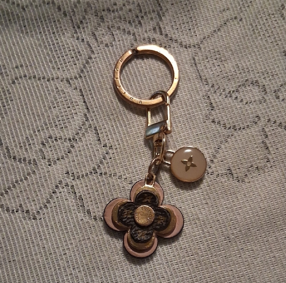 Louis Vuitton Flower Key Charm